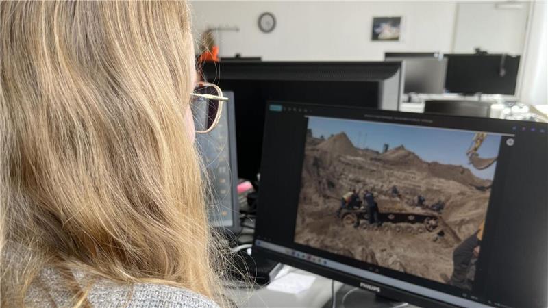 Im Internet kursieren die Bilder der Fundstelle bereits in zahlreichen sozialen Netzwerken und Foren. Sie sollen echt sein.