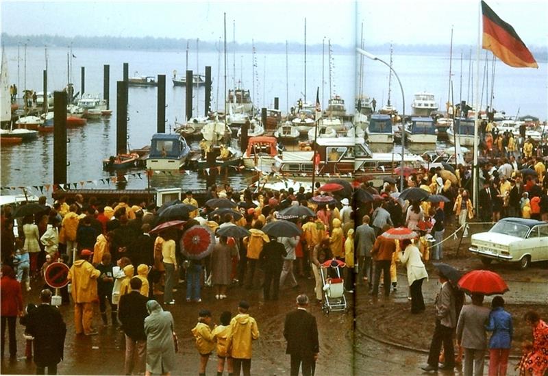 Altländer Yachtclub feiert Jubiläum nach Im Jahr 1973 übergab die Gemeinde Jork den Hafen in Neuenschleuse an die Wassersportler. Fotos: AYC/Vasel