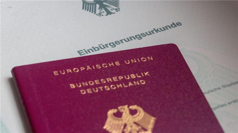 Zahl der Einbürgerungen steigt auf Höchststand Im Jahr 2024 haben 291.955 Ausländerinnen und Ausländer die deutsche Staatsbürgerschaft erworben. (Symbolbild)