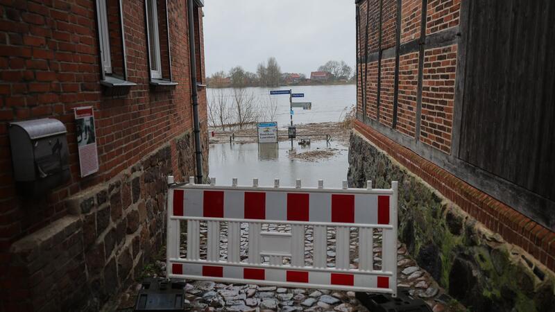 Im Januar 2024 überflutete das Hochwasser der Elbe Teile der Altstadt. (Archivbild)