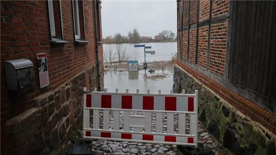 Im Januar 2024 überflutete das Hochwasser der Elbe Teile der Altstadt. (Archivbild)