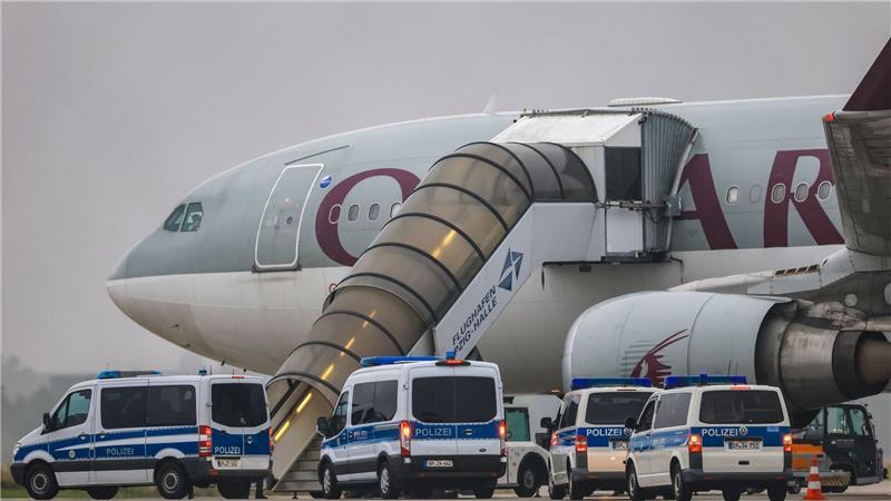 Im Juli startete von Leipzig/Halle aus der bisher zweite Abschiebeflug seit der Machtübernahme der Taliban 2021 nach Afghanistan. An Bord waren nach Behördenangaben 81 Straftäter.