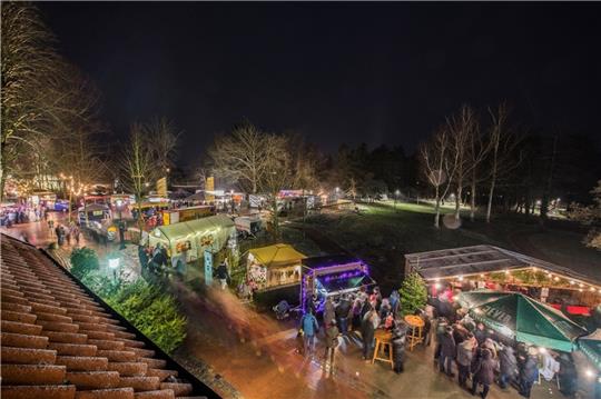 Im Klosterpark in Harsefeld werden wieder circa 40 Stände für Adventsstimmung sorgen. Foto: Elsen