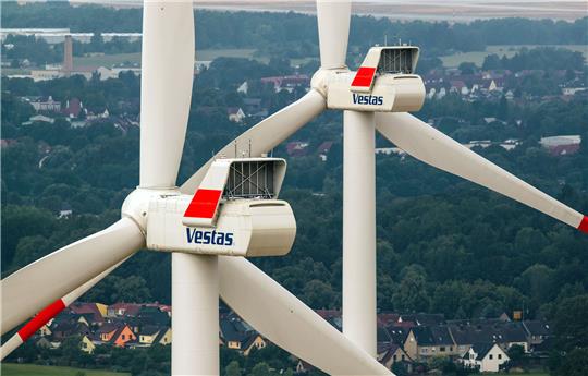 Im Konflikt um einen Tarifvertrag droht die IG Metall der deutschen Tochter des dänischen Windanlagenherstellers Vestas mit einem Warnstreik. Foto: Jens Büttner/dpa-Zentralbild/dpa