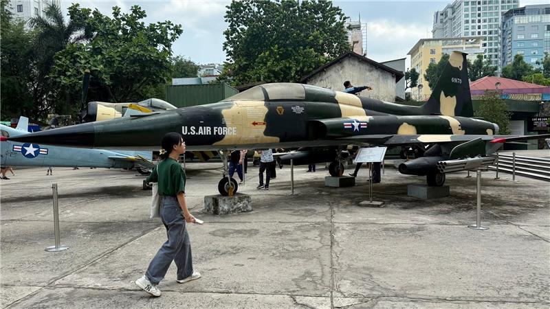 50 Jahre Ende des Vietnamkriegs: Riesige Feiern geplant Im Kriegsmuseum sind auch Original-Flugzeuge der US Air Force zu sehen.