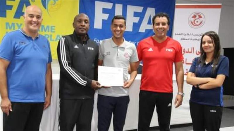 Im Laufe seiner Schiedsrichterkarriere hat Ramzi Bensalem (Mitte) in Tunesien an etlichen von der Fifa organisierten Fortbildungen teilgenommen. 