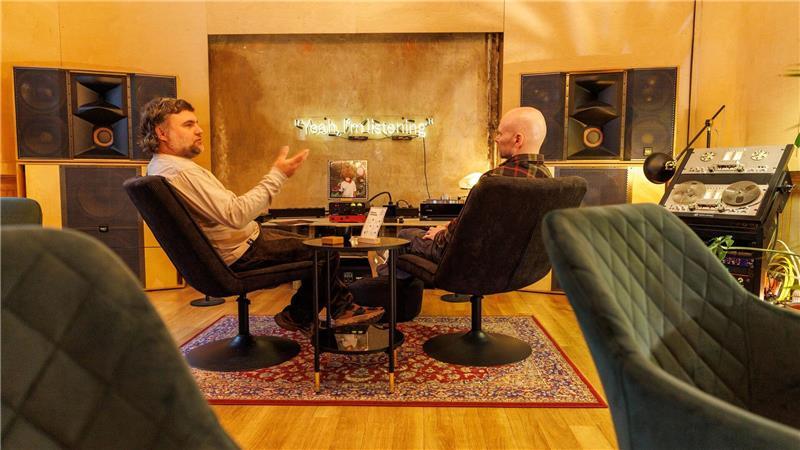 Musikgenuss pur: Wellness im Listening-Café Im Listening Room herrscht gemütliche Wohnzimmer-Stimmung. (Archivbild)