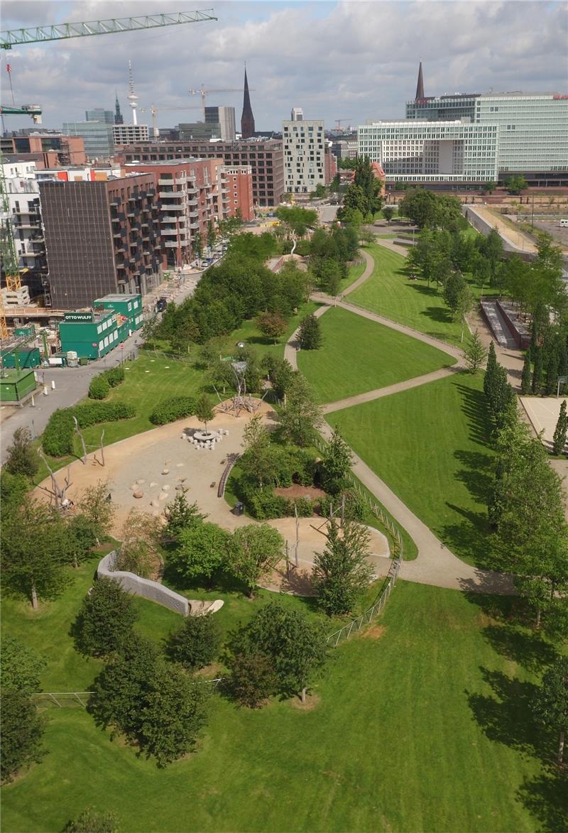 Im Lohsepark gibt es viele Obstbäume , an denen sich die Besucher auch gerne bedienen dürfen.