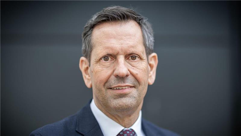 Was Weils Aus für Rot-Grün bedeutet Im Mai soll Lies als Ministerpräsident und SPD-Landesvorsitzender gewählt werden.