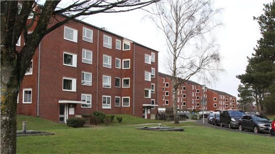 Im Matthias-Claudius-Weg sind mehrere Mehrfamilienhäuser betroffen. Und weitere sollen folgen.