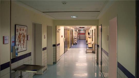 Im Meppener Krankenhaus hat die falsche Ärztin sich in der Unfallchirurgie beworben - erfolgreich.