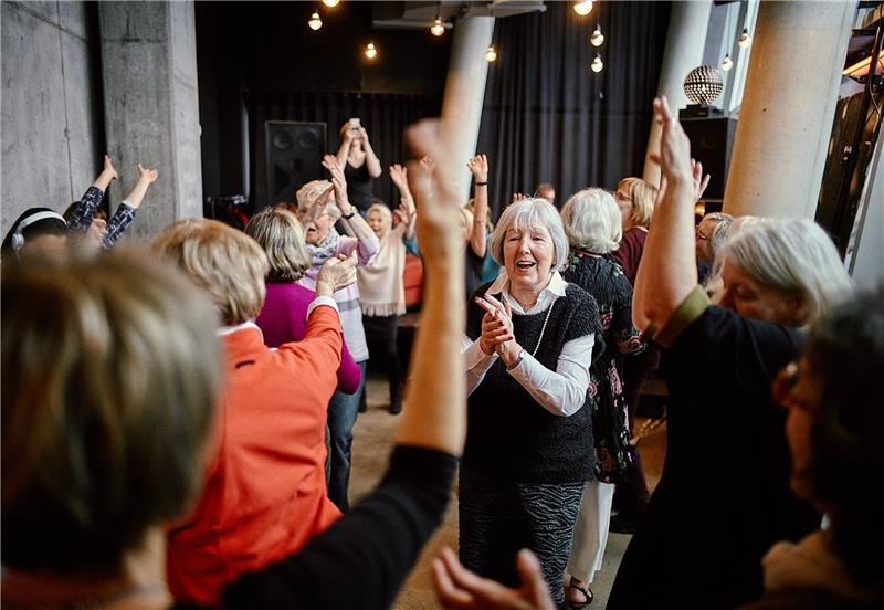 Im Mojo Jazz Café läuft eine Tanzveranstaltung mit Musikbingo. Foto Stefan Groenveldt