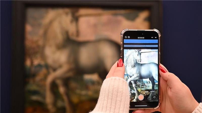 Der Hype ums Einhorn: Zwischen Mythologie und Schokolade Im Museum Barberini beschäftigt sich eine Ausstellung mit dem Fabeltier.