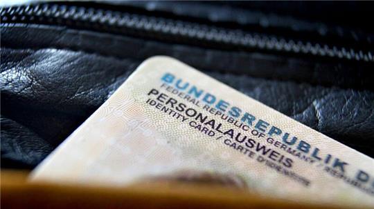 Im Netz könnten digitale Identitäten den analogen Personalausweis ablösen.