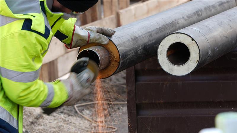 Im Norden Hamburgs beginnen die Hamburger Energiewerke am 2. März 2026 mit dem Bau einer Fernwärmeleitung zum Flughafen. (Symbolbild)