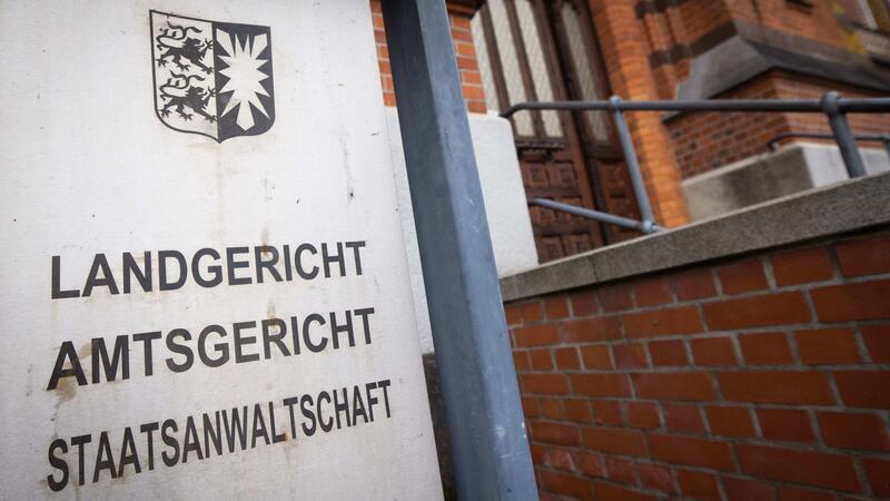 Drohnenflüge über Brunsbüttel werden Thema im Landtag Im Norden gibt es Ermittlung wegen Drohnenflügen über einem Industriegebiet in Brunsbüttel. (Symbolbild)