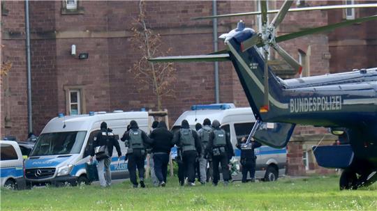 Im November 2024 hatten Einsatzkräfte an mehreren Orten in Sachsen sowie in Polen bei einer Razzia acht Männer festgenommen. (Archivbild)