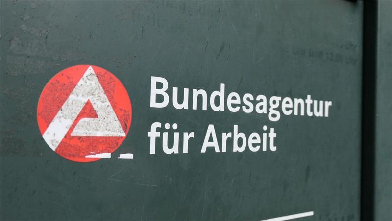 Im November ist es auf dem deutschen Arbeitsmarkt nur zu einer leichten Entspannung gekommen (Archivbild). 