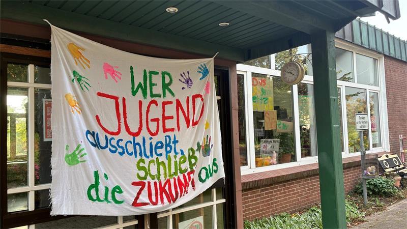 Jugendzentrum: Geheimgespräche über die Schöne Fernsicht in Grünendeich Im November muss das Jugendzentrum in Steinkirchen ausziehen.