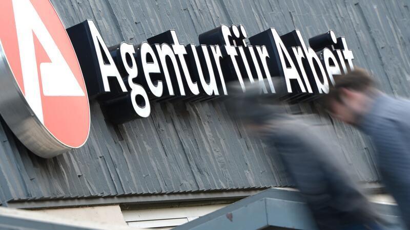 Kaum Herbstbelebung und mehr als 4000 offene Stellen im Bezirk Stade Im November waren im Bezirk Stade 16.424 Menschen arbeitslos gemeldet.