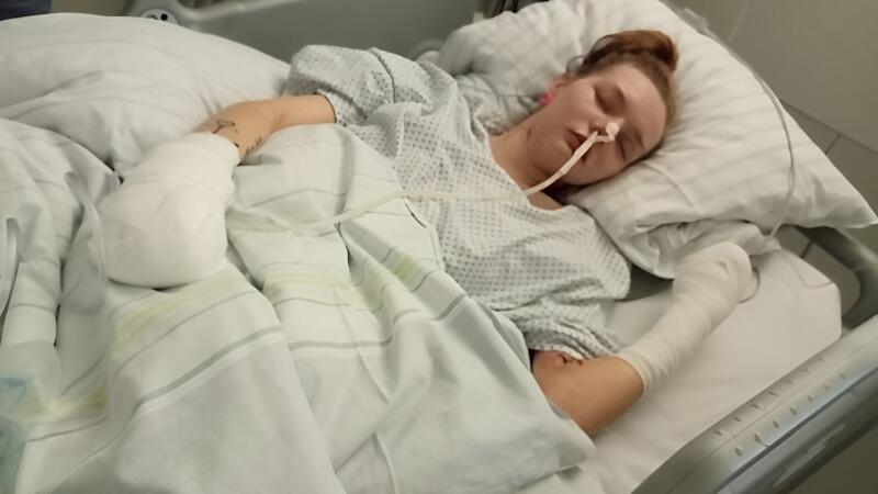 Schicksal berührt Region: So geht es Kira nach den Amputationen Im Oktober 2023 musste die damals 22-Jährige mit schwerwiegenden Diagnosen ins Hamburger Unfallklinikum eingeflogen werden.