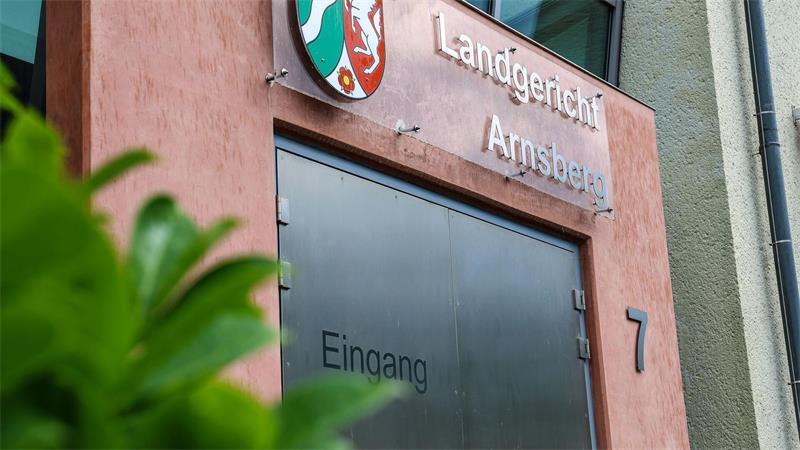 Frau in Soest über Monate gequält – vier Personen angeklagt Im Oktober soll in dem drastischen Fall ein Prozess gegen vier Angeklagte beginnen. (Archivbild)