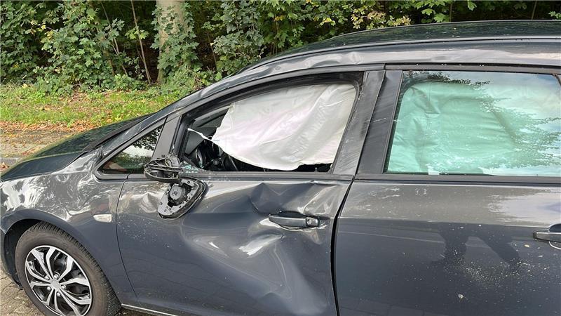 Im Opel Astra der 82-Jährigen lösten die Airbags aus.