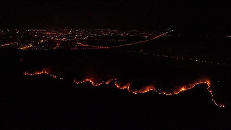 Im Osten Chinas und Norden rückten Feuerwehren unter der anhaltenden Trockenheit zu zahlreichen Waldbränden aus.   