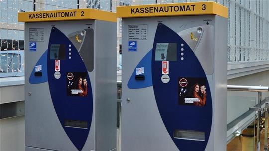 Im Parkhaus an der Wallstraße haben Kriminelle sich an den Parkautomaten zu schaffen gemacht (Symbolbild).
