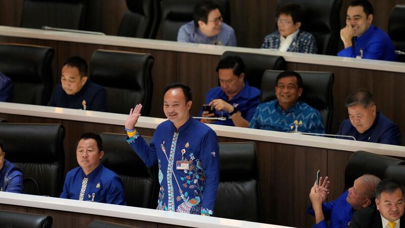 Junge Milliardärserbin übernimmt das Ruder in Thailand Im Parlament bekam Paetongtarn Shinawatra eine deutliche Mehrheit.