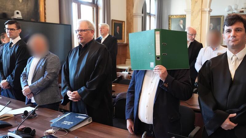 Haftstrafen wegen Millionen-Betrugs bei Aurubis gefordert Im Prozess um den Millionen-Betrug beim Hamburger Kupferhersteller Aurubis soll am Montag das Urteil gesprochen werden (Archivbild).