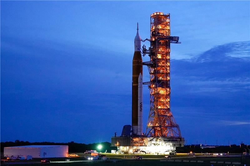 „Test-Frauen“ auf dem Weg zum Mond Im Rahmen der Mondmission sollen erstmals eine Frau und eine nicht-weiße Person zum Mond starten. Foto: dpa-Bildfunk