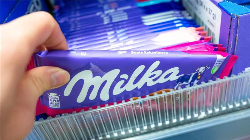 Im Regal ist die neue Mengenangabe oft verdeckt. 