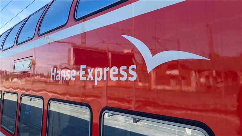 Sanierung Hamburg-Berlin - Längere Fahrzeit und Ersatzbusse Im Regionalverkehr zwischen Hamburg und Schwerin fahren Ersatzbusse. (Archivbild)
