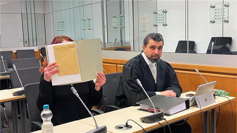 Im „Reichsbürger“-Prozess am OLG Celle wurde die Angeklagte schuldig gesprochen - auf eine Strafe verzichtet das Gericht.  (Archivbild)