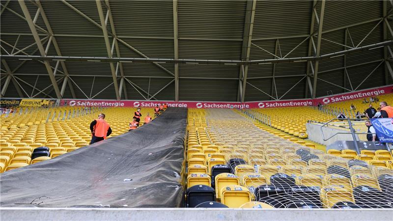 Im Rudolf-Harbig-Stadion wurden erste Details des überarbeiteten Sicherheitskonzepts umgesetzt. So wurde der Gäste-Sitzbereich mit einer Plane und einem Netz zusätzlich gesichert. 