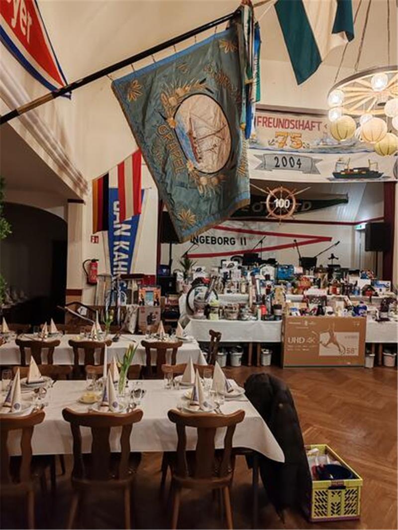 Im Saal von Meiers Gasthaus in Gräpel wurde vielleicht zum letzten Mal ein Schipperball gefeiert. Wirtin Karin Meier hört auf.