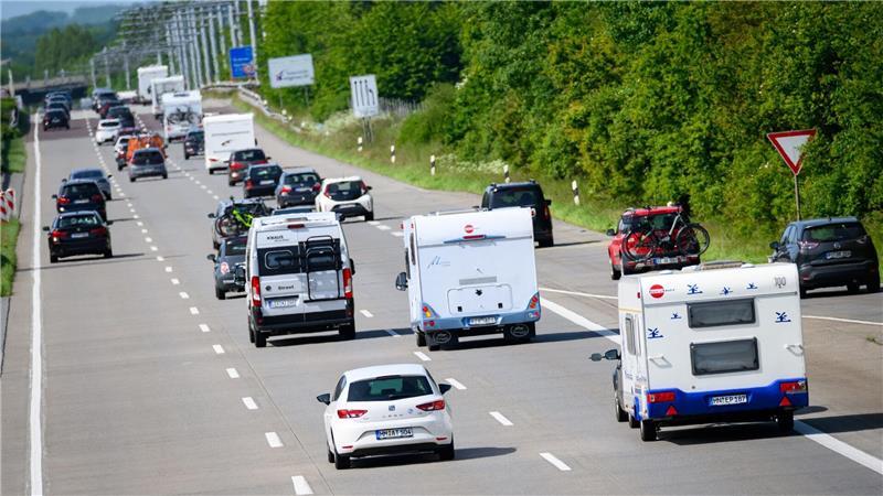 Im Schleswig-Holsteinischen Landtag gab es eine Debatte über ein allgemeines Tempolimit auf Autobahnen. (Archivbild)