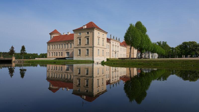 „Bis heute stilprägend“ - Bund bangt um Tucholsky-Museum Im Schloss Rheinsberg ist das Kurt Tucholsky Literaturmuseum beheimatet.