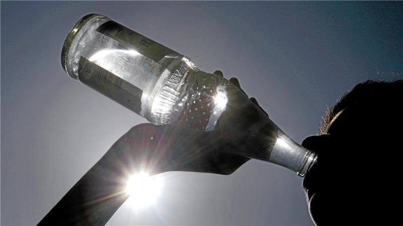 „Wasser schmeckt doch nach gar nichts!“ Stimmt das? Im Schnitt trinkt jeder Mensch in Deutschland eine halbe Flasche Mineralwasser pro Tag.