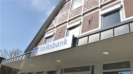 Im Sommer müssen die Steinkirchner Volksbank-Kunden auf die Filiale in Jork ausweichen.