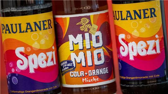 Im Spezi-Streits kritisiert Paulaner die Farbgestaltung der Cola-Orange-Mische von Mio Mio. Die Bayern erinnert sie zu sehr an die eigenen Spezi-Flaschen. (Archivbild)