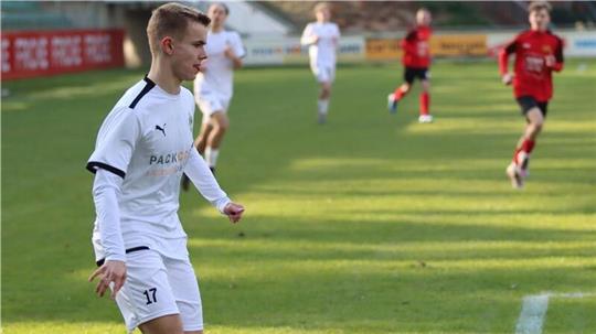 Im Spiel gegen Cloppenburg im Heeslinger Waldstadion erzielte Jaron Kaiser bereits seinen 15. Treffer in dieser Saison, steht jetzt in der Torjägerliste der Niedersachsenliga auf Platz 2. 