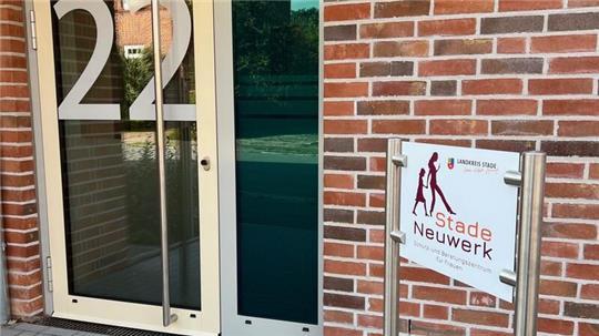 Im Stade Neuwerk berät die Pädagogin Tina Götting Frauen und Mädchen, die von körperlicher oder seelischer Gewalt in der Partnerschaft betroffen sind.