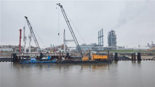 Im Stader Energiehafen ist das Terminal in Betrieb genommen worden.