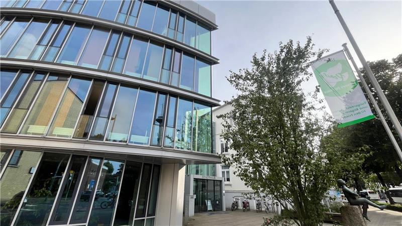 Im Stadthaus in Buxtehude wurden die Sicherheitsvorkehrungen nach dem Zwischenfall am 27. August erhöht.