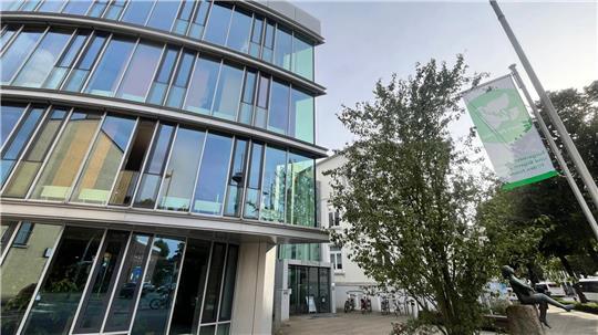 Im Stadthaus in Buxtehude wurden die Sicherheitsvorkehrungen nach dem Zwischenfall am 27. August erhöht.