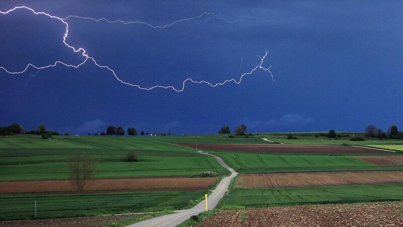 Wetterdienst erwartet örtliche Unwetter mit Starkregen Im Süden Deutschlands werden Regenfälle mit bis zu 40 Litern pro Quadratmeter erwartet.