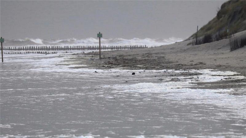 Im Tagesverlauf soll der Wind laut den Meteorologen nicht nur an der Küste nachlassen. 