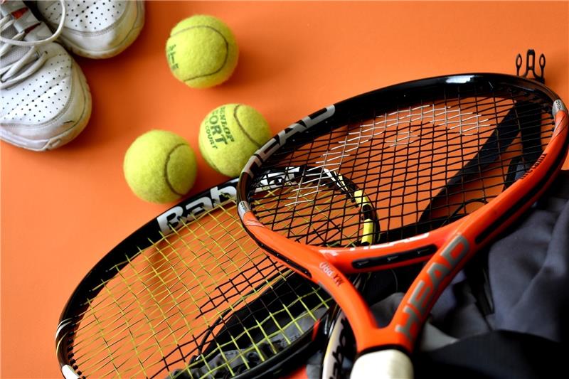 Im Tennis läuft die Hallensaison. Foto: Pixabay